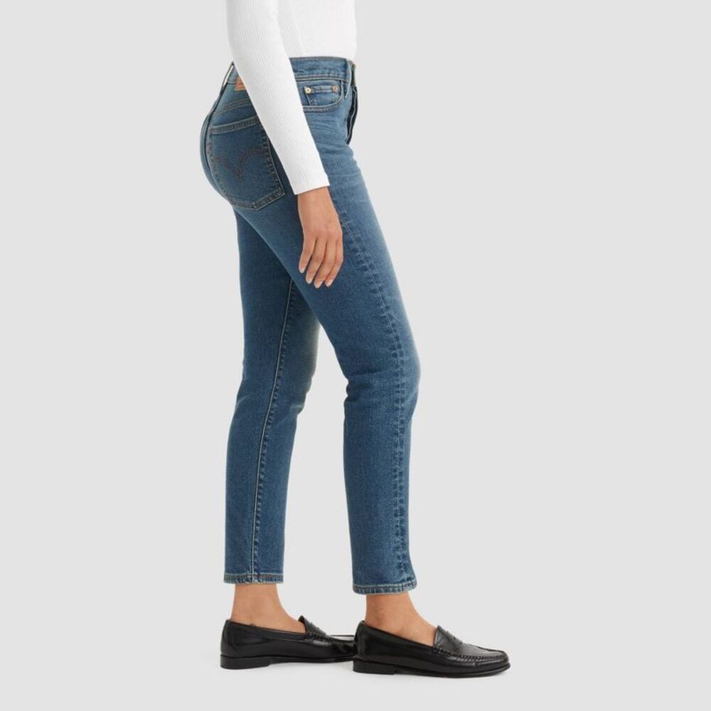 Levi's -  Women's High-Rise Wedgie Straight Cropped J Max Effort - Picture 2 of 4